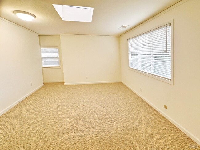 Building Photo - 250 Edgewood Ave