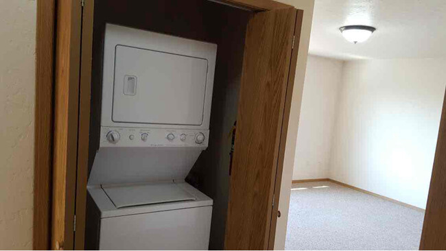 Building Photo - 45 Appleway Dr