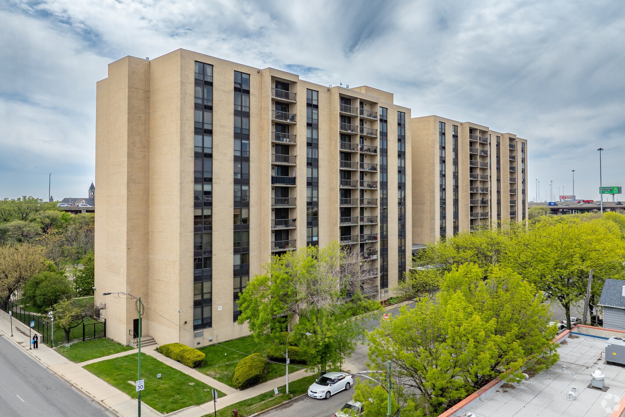 Appleville Condominium