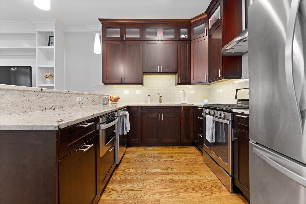 Foto principal - 2338 W Grand Ave