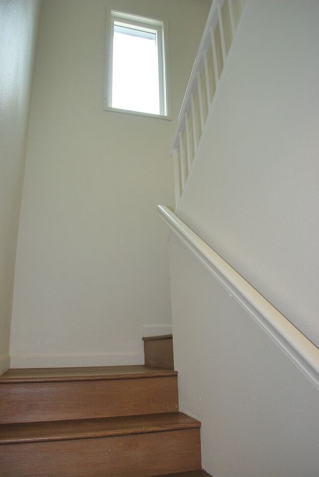 Building Photo - 822