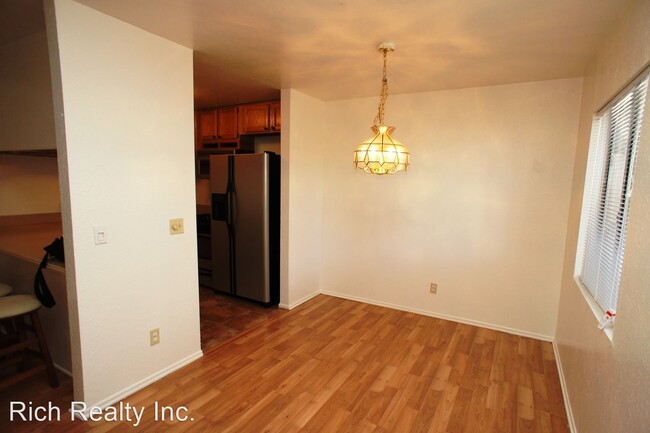 Foto del edificio - 2 br, 2 bath House - 842 S. Langley Ave #201