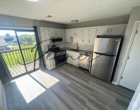 Building Photo - 102 Sky Vue Dr