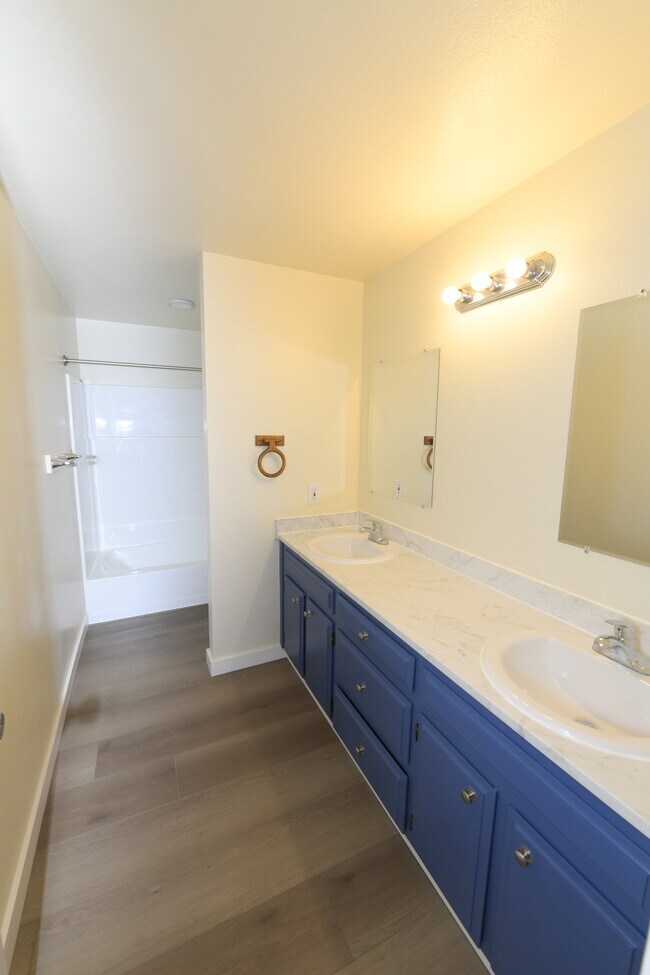 Foto del edificio - 4898 Chinook Ct SE