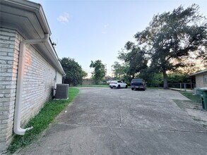 Building Photo - 7315 Housman