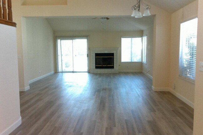 Building Photo - 3019 W Pembrook Loop