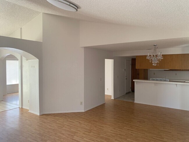 Foto del edificio - 22266 Hurons Ave