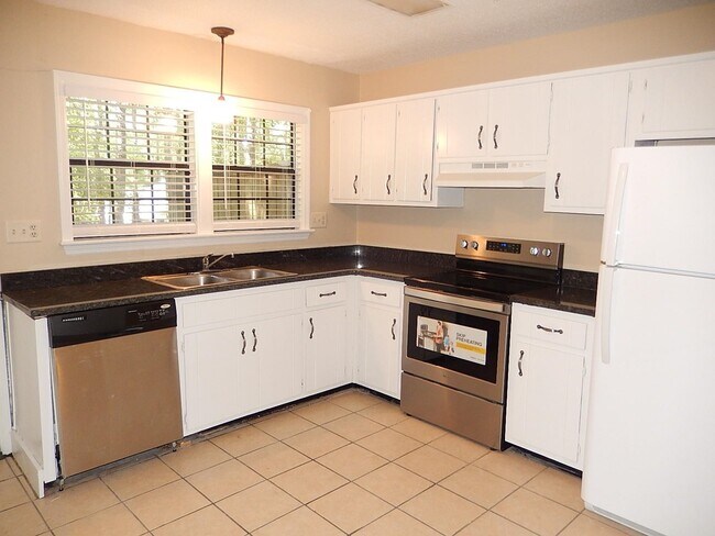 Foto del edificio - 1811 Hartsfield Rd