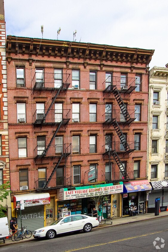 Building Photo - 215 Avenue A