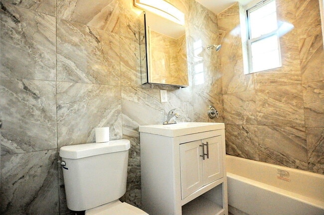 "Charming 2-Bed Oasis with Granite Touches... - "Charming 2-Bed Oasis with Granite Touches... Apartment