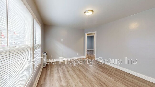 Photo - 694 Sycamore St House