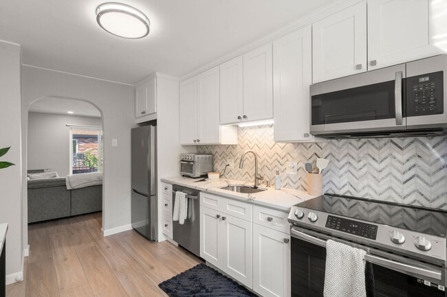 Photo - Renovated - Parking - Laundry - Pool Apartment