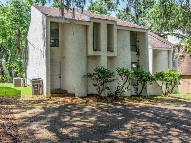 Building Photo - 1942 Larette Dr