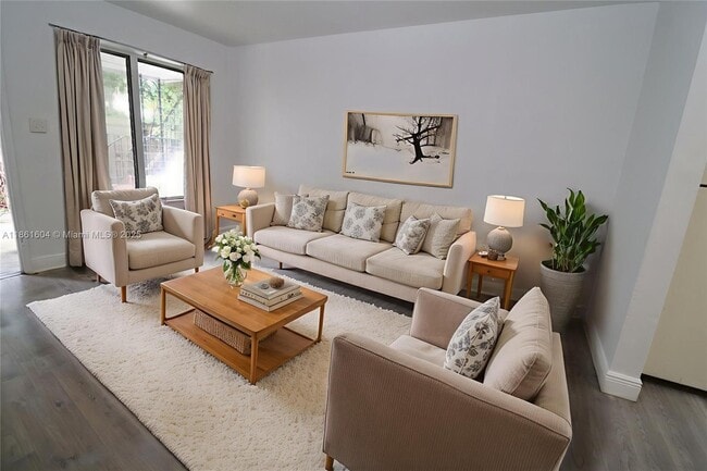 Foto del edificio - 915 NE 16th Terrace