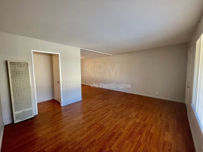 Foto del edificio - 10400 Lower Sacramento Rd