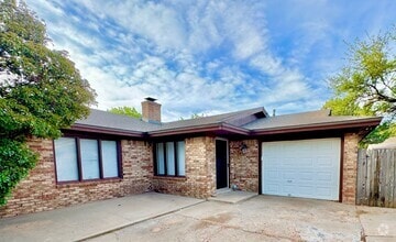 Building Photo - 4409 75th Dr