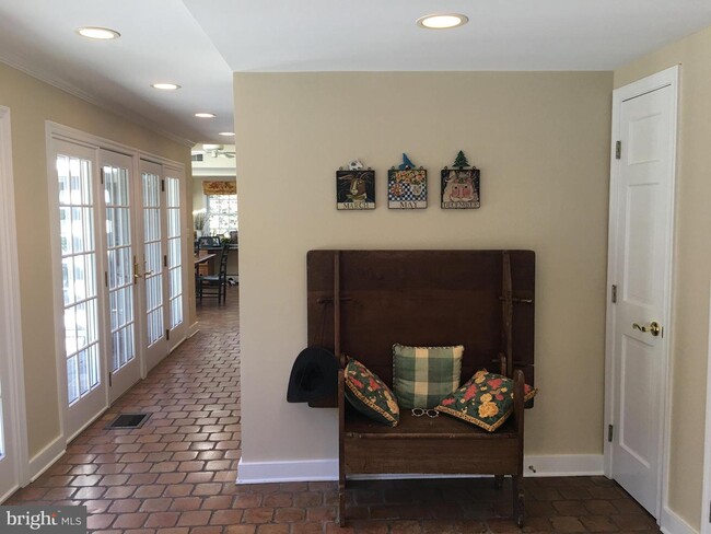 Foto del edificio - 728 Dodds Ln