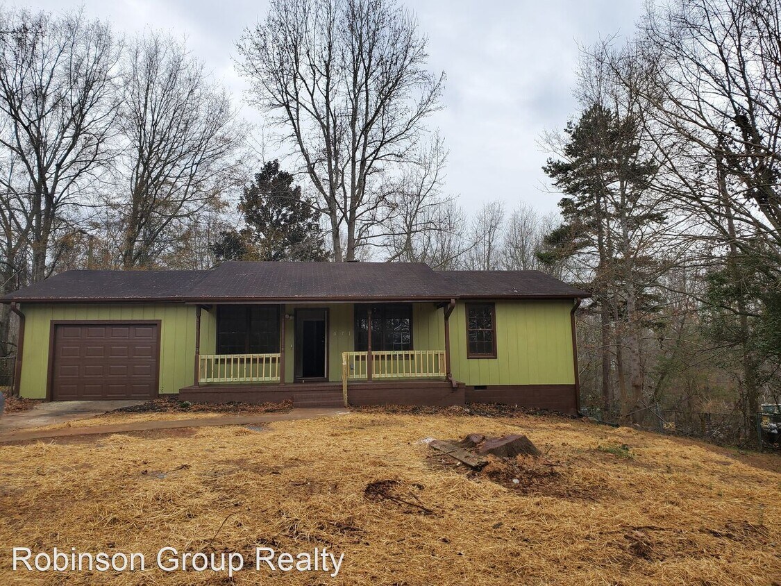 Foto principal - 3 br, 1.5 bath House - 671 Bessie Rd