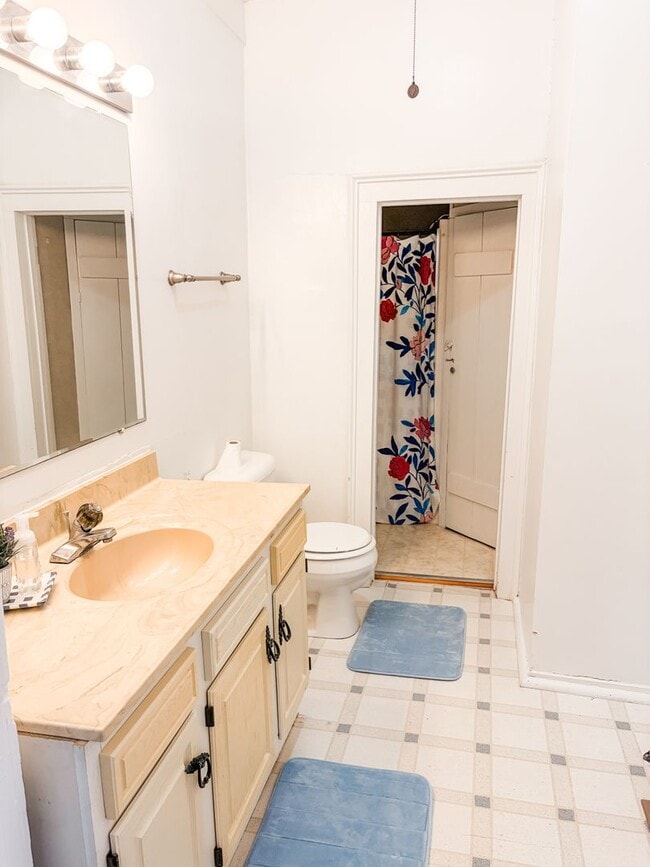 Foto del edificio - 117 E Main St