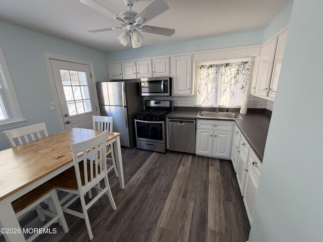 Foto del edificio - 49 Ridge Pl