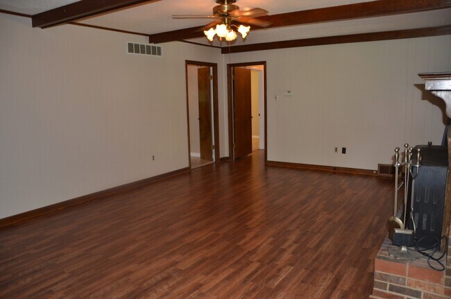 Foto del edificio - 3123 Chaucer Ln