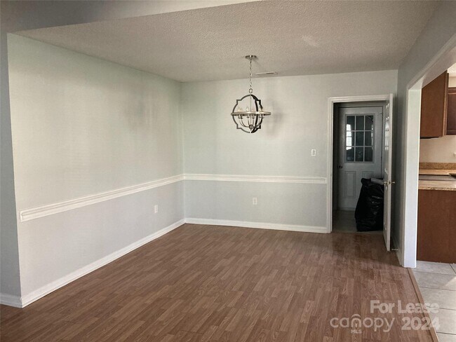 Foto del edificio - 12639 Delman Ln