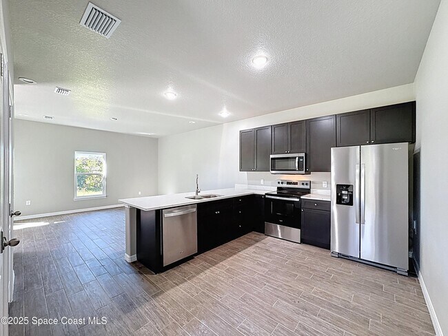 Foto del edificio - 530 L M Davey Ln