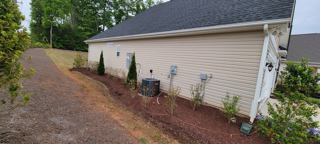 Building Photo - 7412 Latham Way