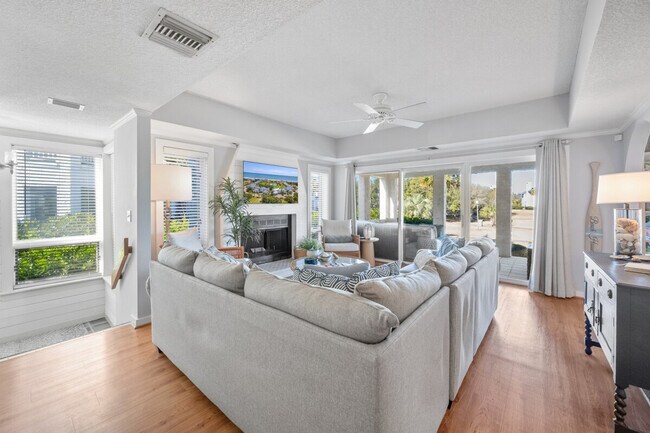 Foto del edificio - 409 Debordieu Blvd