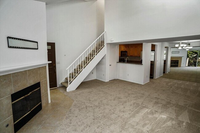 Building Photo - 24131 Del Monte Dr. Unit 186
