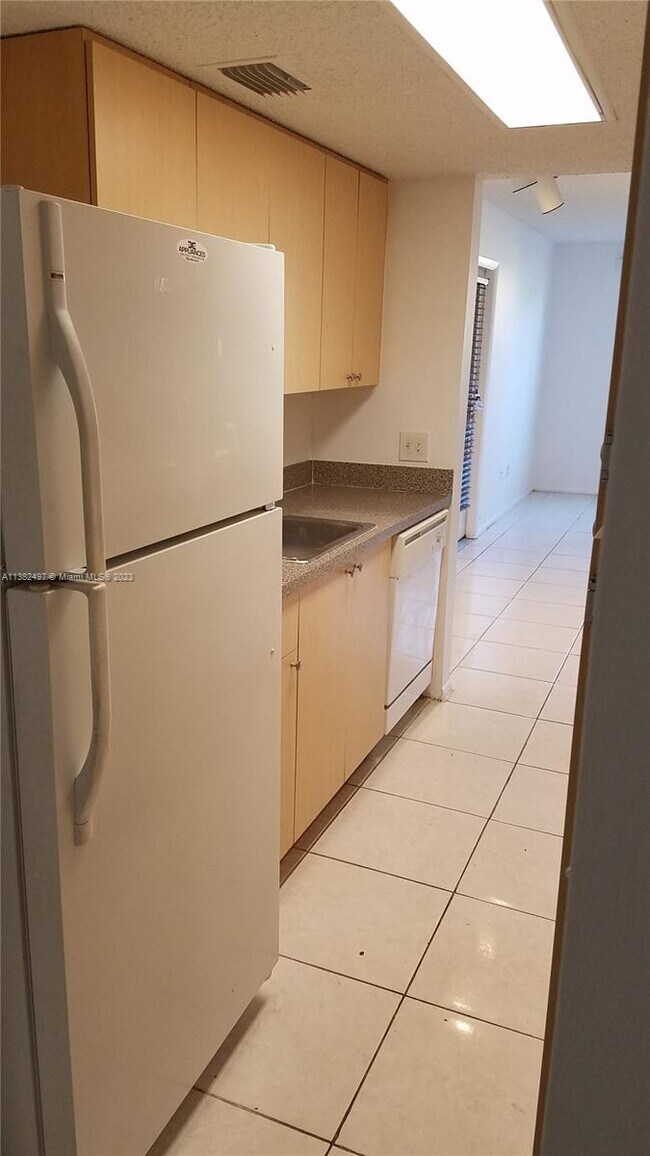 4521 W McNab Rd Unit 14, Pompano Beach, FL 33069 Condo for Rent in