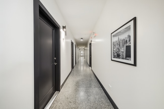 Building Photo - 4015 Prairie Ave