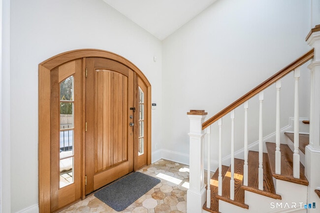 Building Photo - 20 Outlook Dr