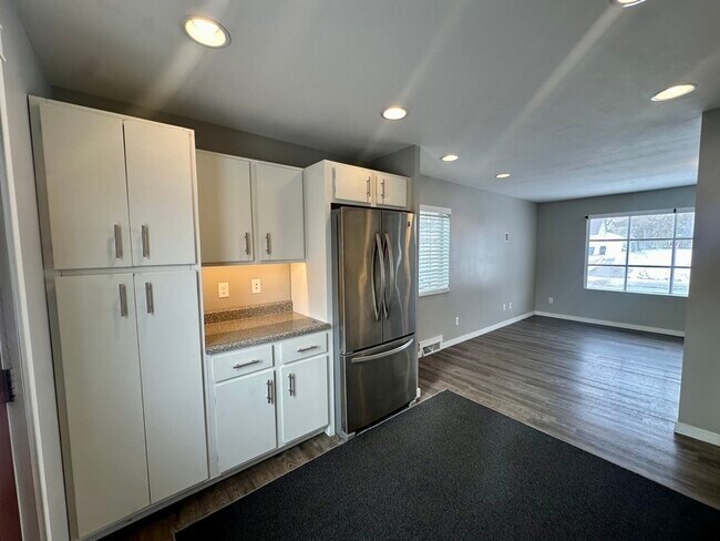 Foto del edificio - 2418 Wisconsin St SW