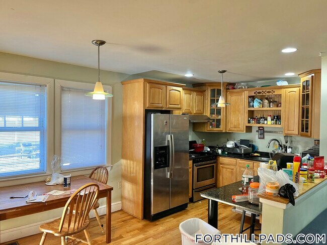 Building Photo - 21 Dorr St