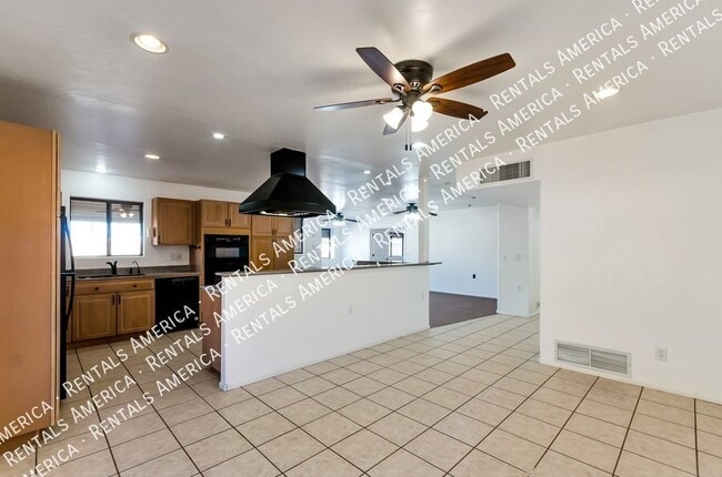 Building Photo - 4165 E Frankfort Stravenue
