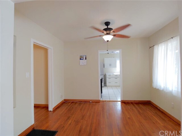 Building Photo - 528 S Walnut Ave