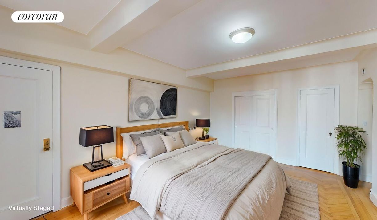 Foto principal - 210 E 68th St