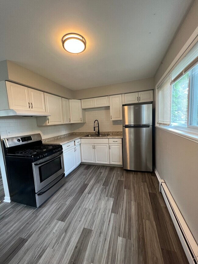 2848 101st Pl Unit 4, Highland, IN 46322 Apartments in Highland, IN