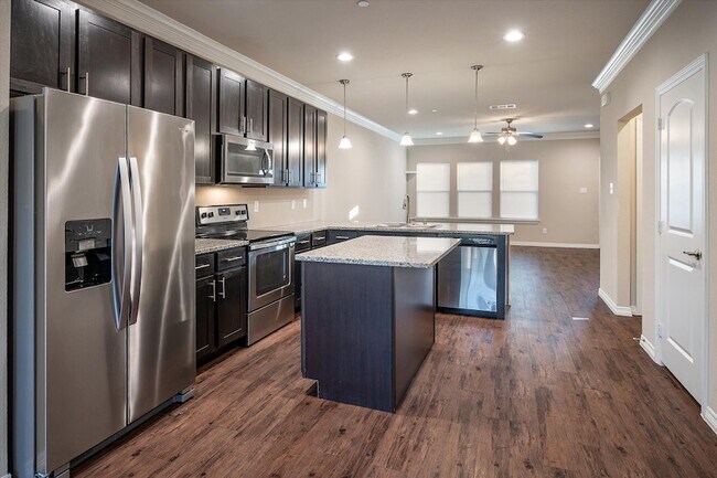 Foto del edificio - 2721 Vine Ct