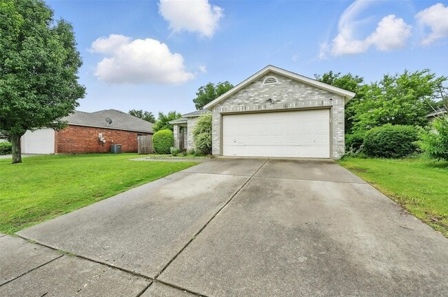 Photo - 636 Capricorn St House