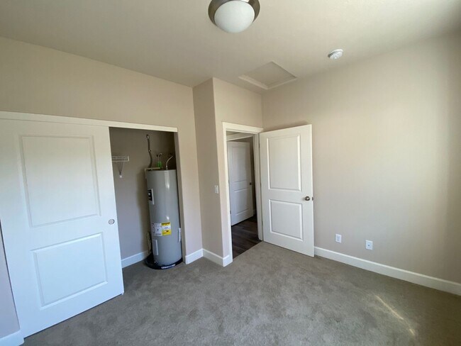 Foto del edificio - 1444 NW Canyon Dr