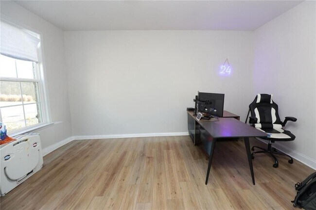 Foto del edificio - 451 Carmichael Cir