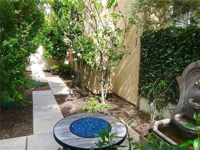 Building Photo - 3 br, 3 bath Condo - 77 Lessay