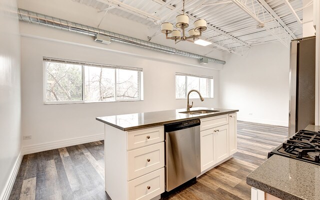 Foto del edificio - 460 Coventry Ln