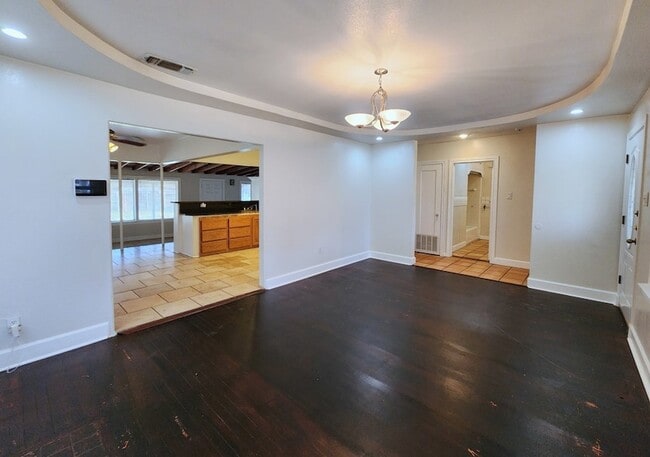 Foto del edificio - 504 Holmsley Ave