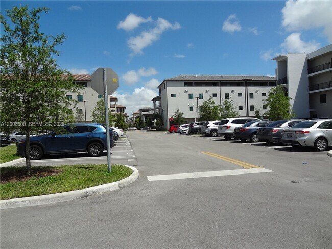 Foto del edificio - 4670 NW 84th Ave