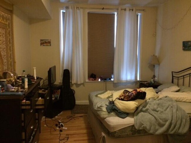 Building Photo - Closest to BU