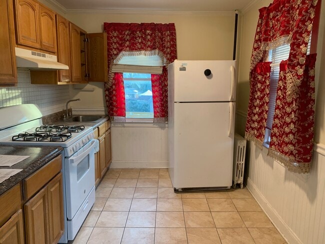 Kitchen - 13878 Francis Lewis Blvd