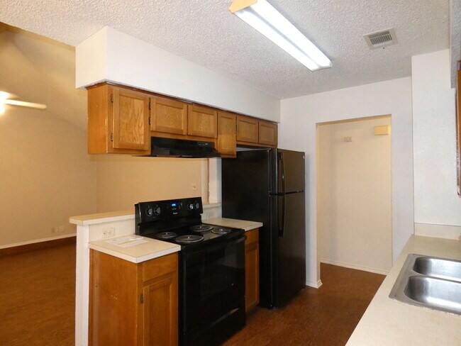 Building Photo - 312 Asbury Dr